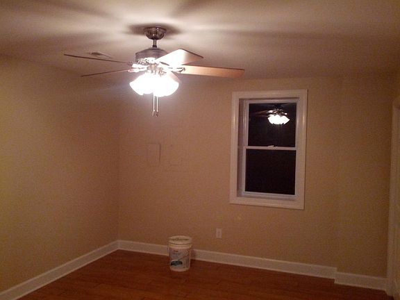 4th image of 127 River Bank Way