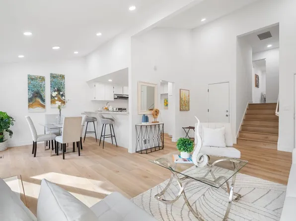 20276 Northbrook Sq, Cupertino, CA 95014