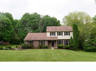 2 Long Dr, Downingtown, PA 19335