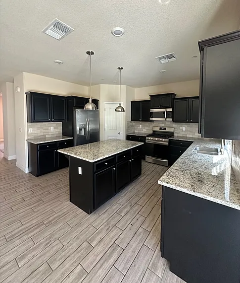 2494 Valdes Dr — Photo 29