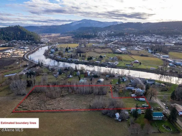 747 Riverdale Dr, Saint Maries, ID 83861