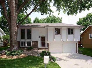 2608 Jack Pine St, Bellevue, NE 68123