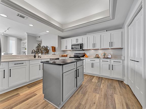 4th image of 110 Gulf Shore Dr Unit 523