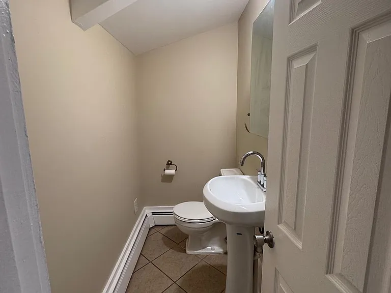 105 W Union St — Photo 15