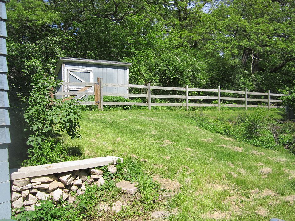 2nd image of 3121 Valley Dr
