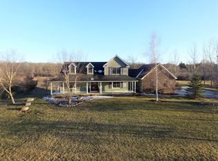 11178 Doves Meadow Dr, Brighton, MI 48114
