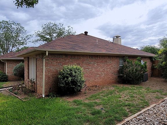 4th image of 4826 Royal Oak Dr