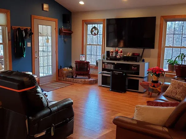 166 Twin Lakes Rd, Evington, VA 24550