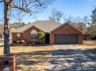 55 W Point Dr, Maumelle, AR 72113