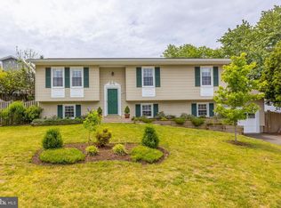 1344 Shallow Ford Rd, Herndon, VA 20170