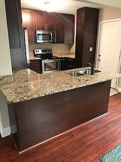 Kitchen Breakfast bar/Island