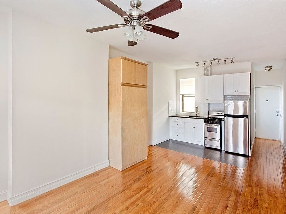 1st image of 30 Cornelia St APT 10