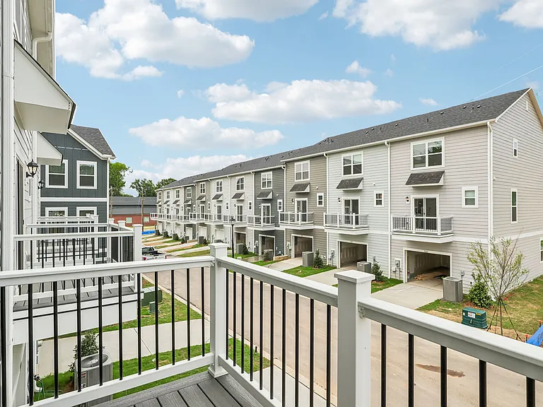 Mint and Mill Townhomes — Photo 40