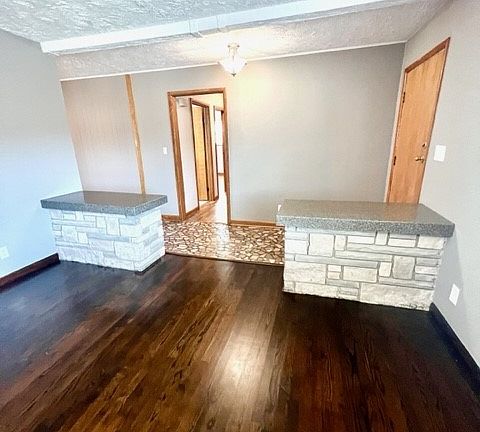 4th image of 187 Pioneer Ln