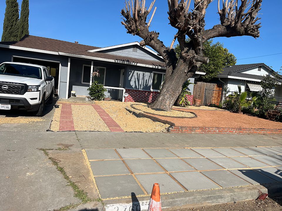 1st image of 2760 Othello Ave