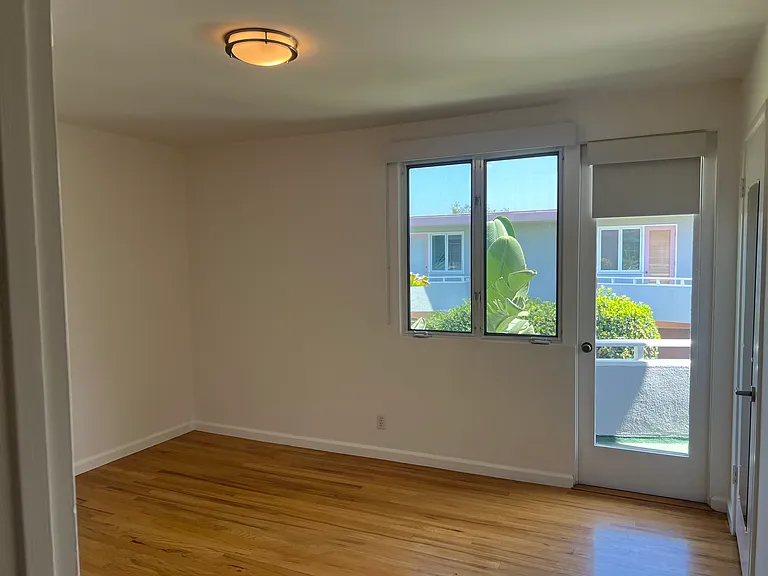 1317 Lucile Ave #7 — Photo 12