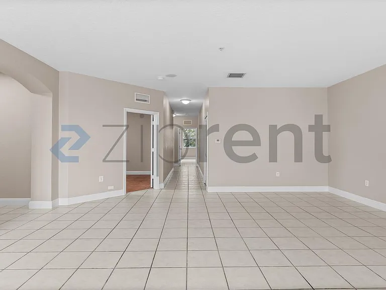1015 Shoma Dr — Photo 4