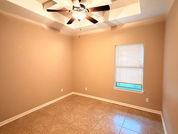 3rd image of 1501 Granada Cir
