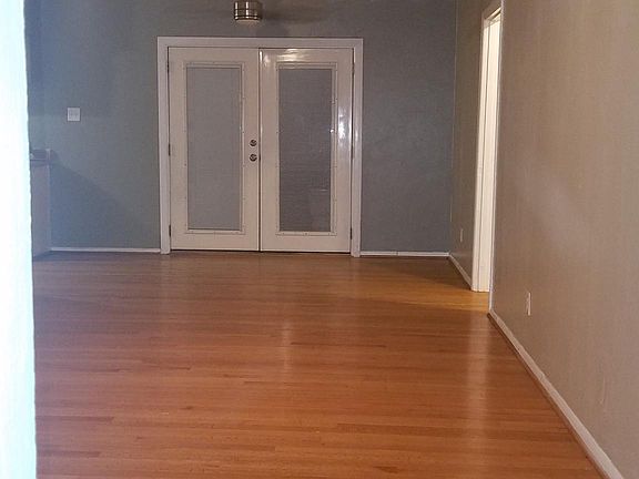 4th image of 1108 Lorrie Dr
