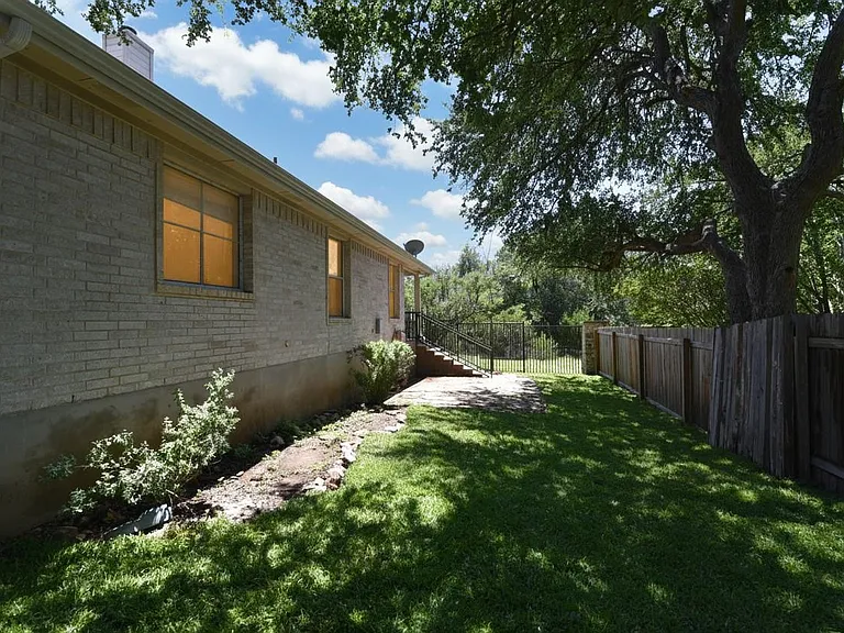 16504 Castletroy Dr — Photo 19