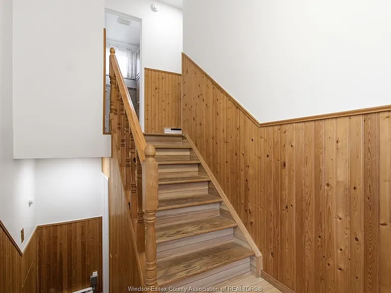 1229 Arncliffe Place — Photo 5
