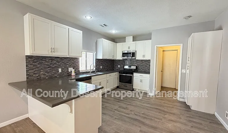 9591 Capiland Rd — Photo 6