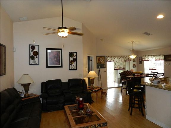 4th image of 1209 Amazon Dr