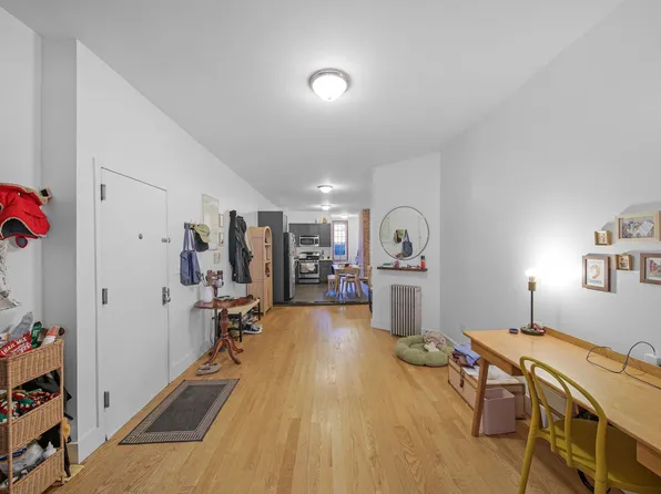 759 Manhattan Avenue image 1 of 7