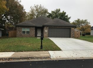 605 W Johnson Ave, Springdale, AR 72764