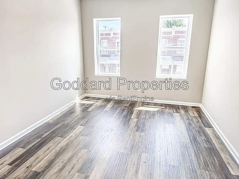 704 N Curley St — Photo 12