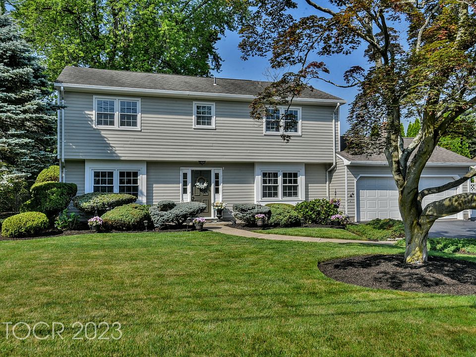 1st image of 6 Henning Dr