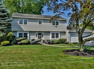 6 Henning Dr, Fairfield, NJ 07004