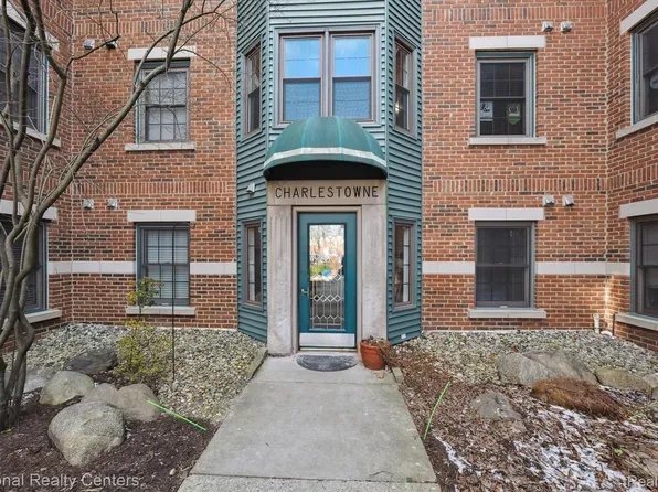 33135 Orchard St #1, Farmington, MI 48336