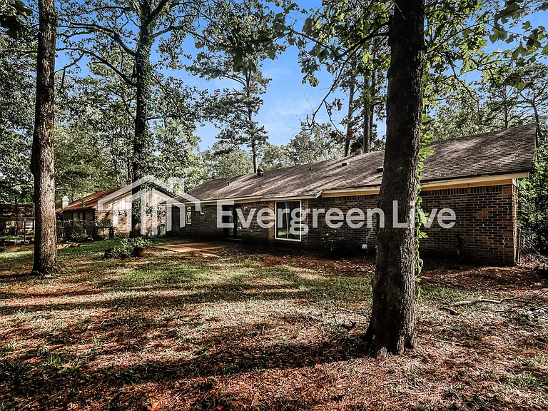 408 Shenandoah Rd N — Photo 15