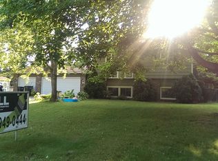 7071 Redman Ln, Chanhassen, MN 55317