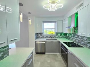 137 Golden Isles Dr APT 414, Hallandale Beach, FL 33009