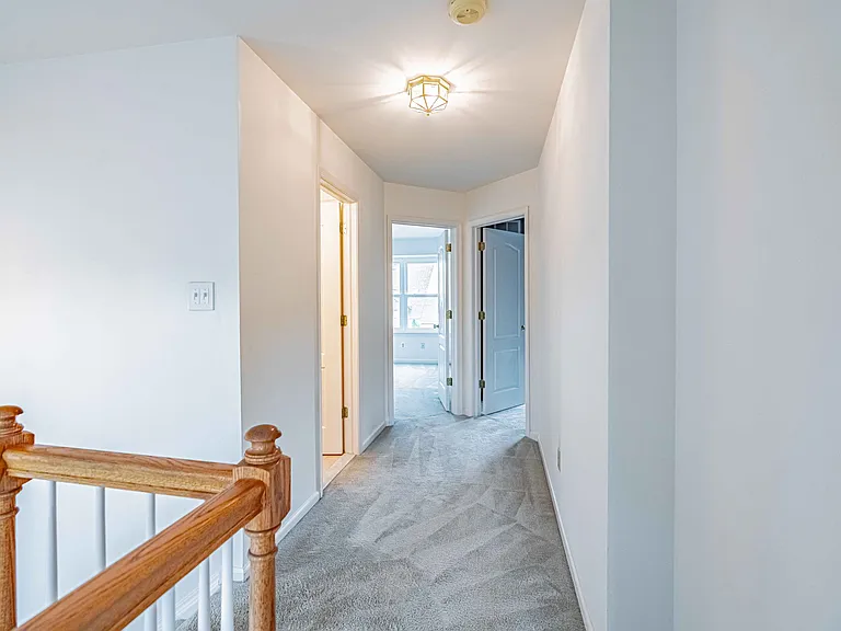 323 Surrey Pl — Photo 16
