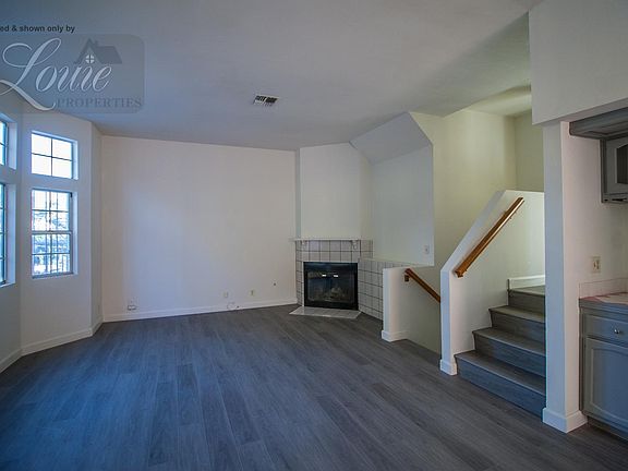 3rd image of 2250 Cove Ave