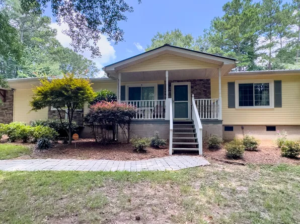 90 Howard Rd, Senoia, GA 30276