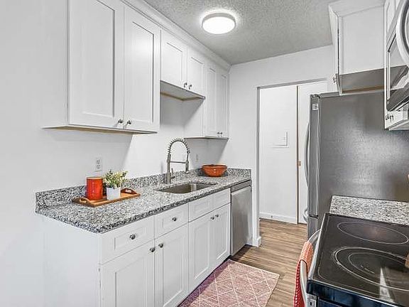 4th image of 819 Smetana Rd APT 3