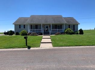 306 E Meadow Ln, Marshall, MO 65340