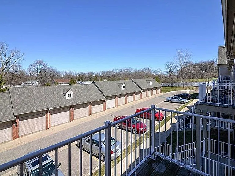 2076 Cloverly Ln — Photo 21