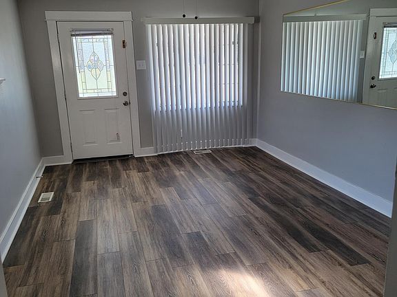 2nd image of 41 Castlewood Ave