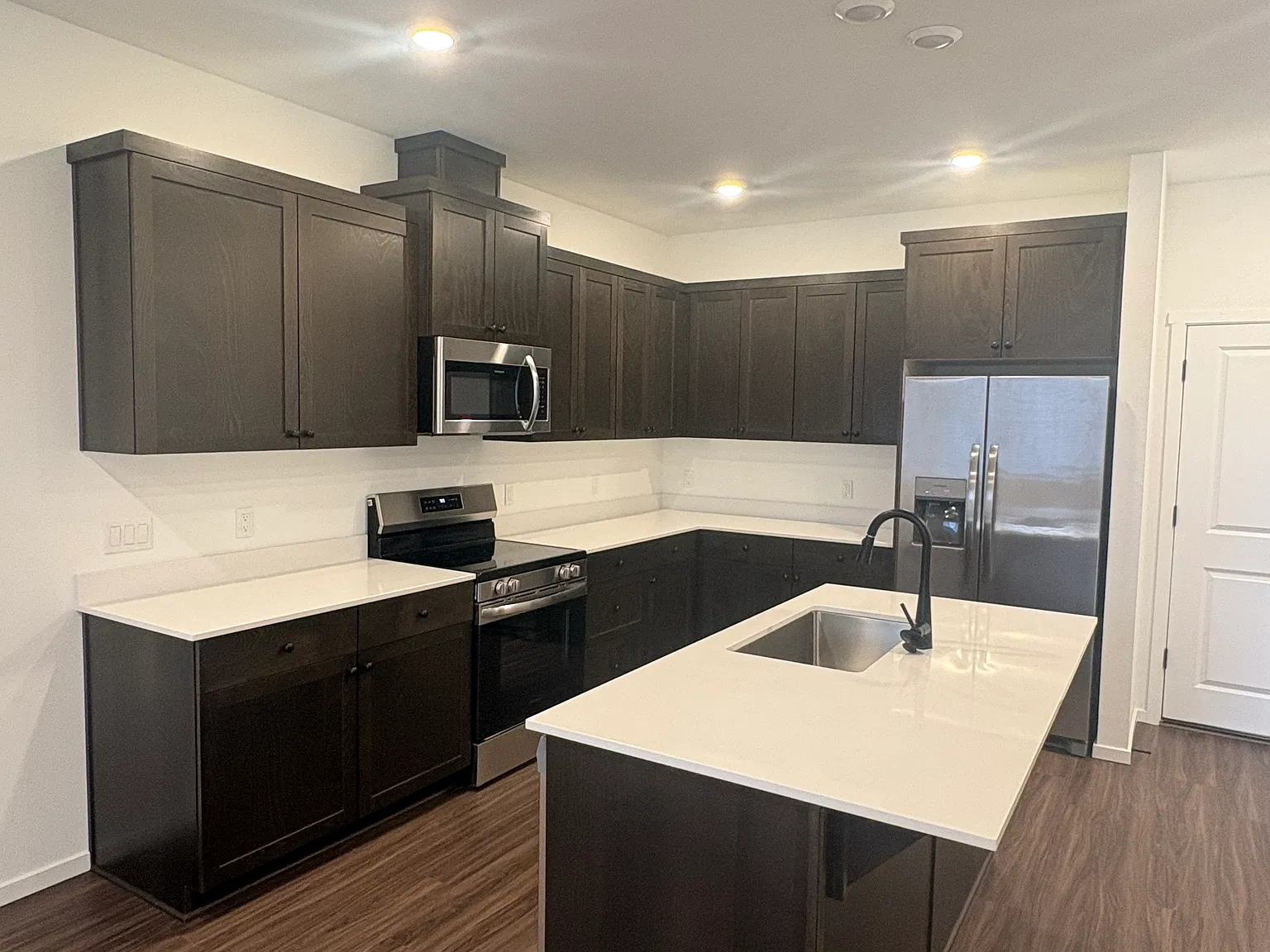 3 bed, 1552 sqft, $2,695 — Photo 3