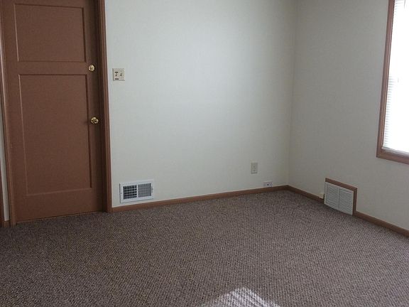 5th image of 4668 W Crawford Ave