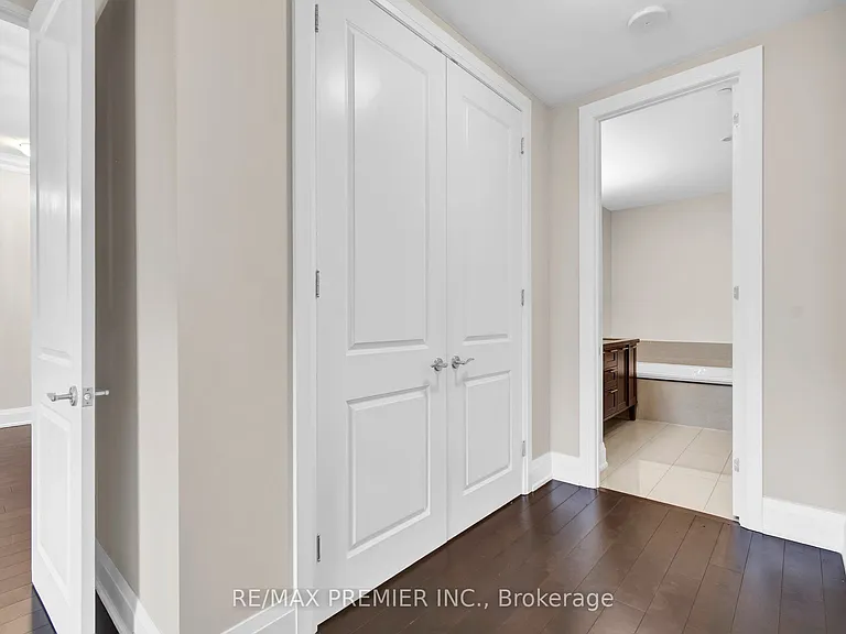 9909 Pine Valley Dr #402 — Photo 22