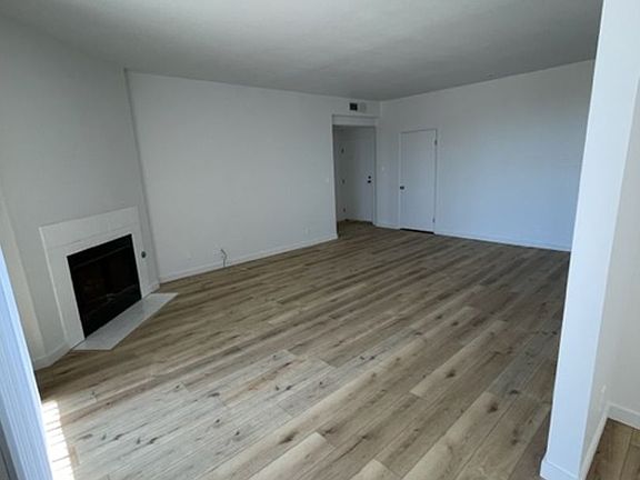 3rd image of 1175 E Ocean Blvd #301