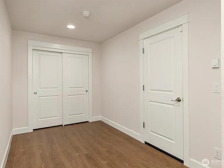 404 6th Ln NE — Photo 30
