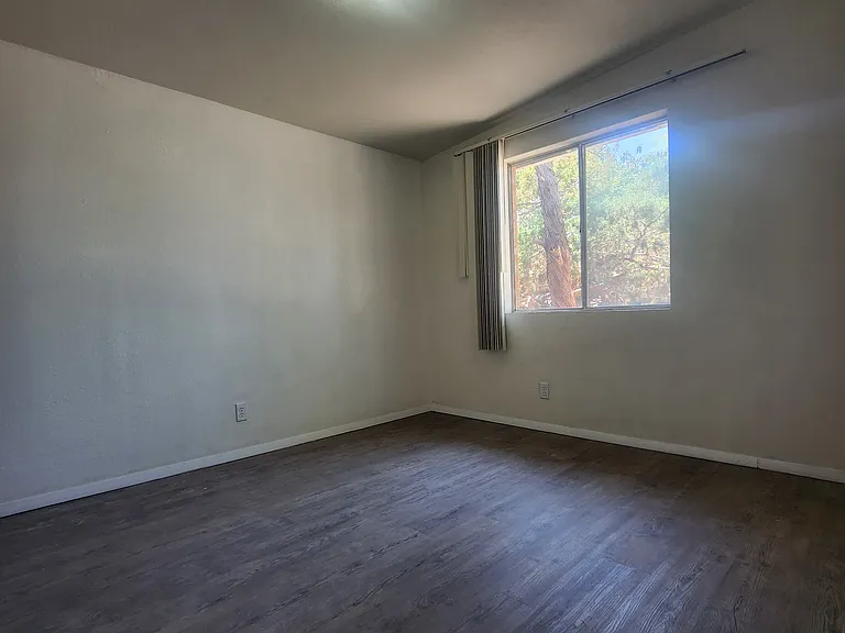 3127 Polk Ave — Photo 10