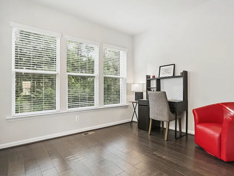 8329 Meadowood Dr — Photo 21